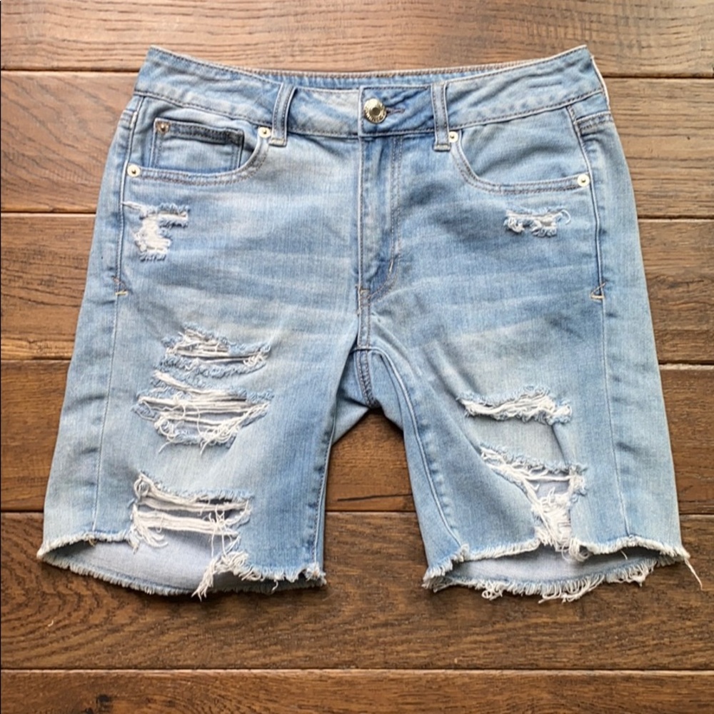 American Eagle Tomgirl Bermuda Denim Short Sz 2
